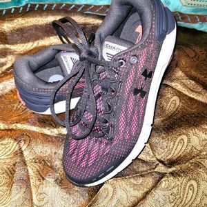 Under Armour UA Women Charged Rogue Running Shoes Pink And Gray Athletic shoes 7